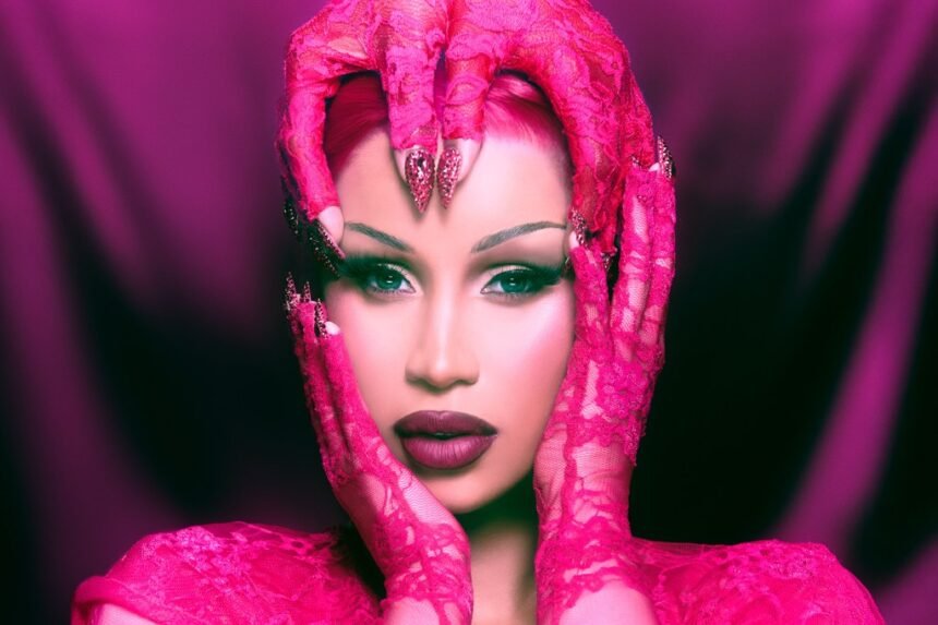 Cardi B Lança Novo Álbum e Provoca Reflexão sobre Drama e Autenticidade