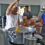 Investimento Global em Merenda Dobra e Alimenta 80 Milhões a Mais