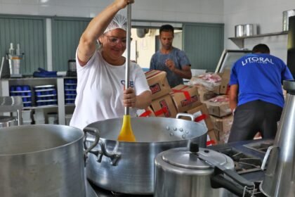 Investimento Global em Merenda Dobra e Alimenta 80 Milhões a Mais