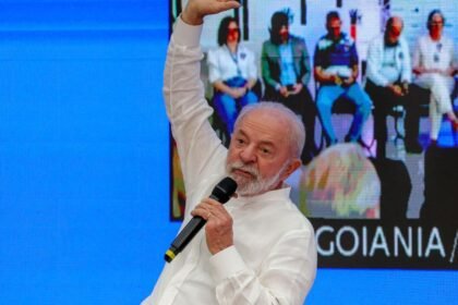 Lula lembra covid e diz que saúde não tem esquerda ou direita