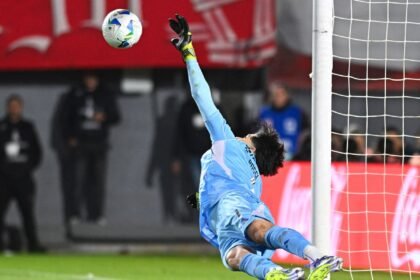 Rossi Garante Vaga do Flamengo na Libertadores Após Drama nos Pênaltis