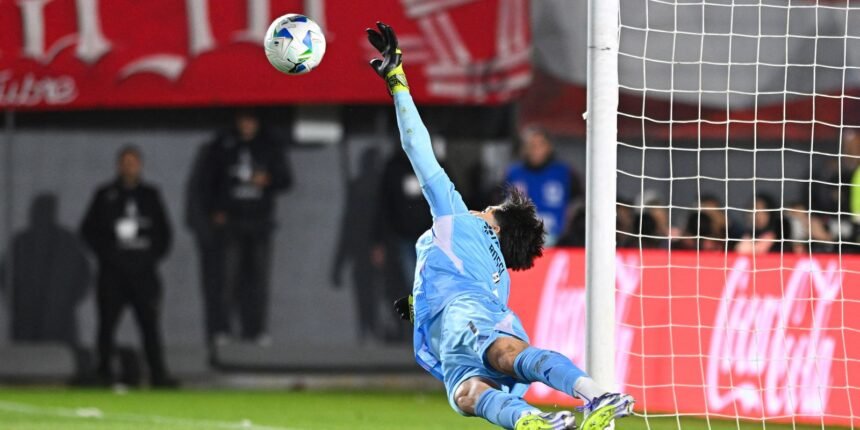 Rossi Garante Vaga do Flamengo na Libertadores Após Drama nos Pênaltis