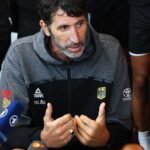 Mumbru, Técnico da Alemanha, Internado Após Título Europeu Para Cirurgia