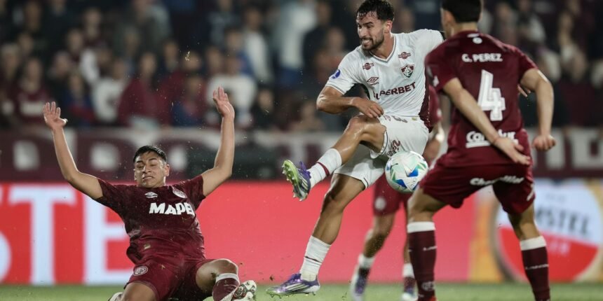 Fluminense Perde para Lanús na Argentina e Complica Caminho na Sul-Americana