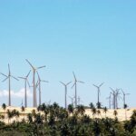 A procura por engenheiros especializados em energia renovável pode aumentar duas vezes até 2030, afirma Kearney.