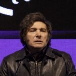 A rejeição a Milei aumenta devido ao medo da corrupção, que ultrapassa a preocupação com a inflação.