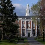 Administração Trump estabelece novas limitações financeiras a Harvard e aumenta a pressão