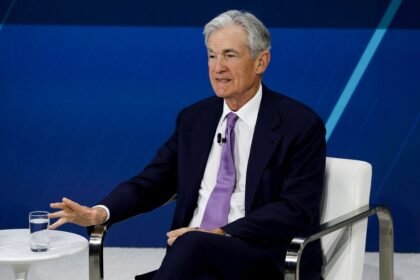 Banco Central reduz juros conforme esperado, mas projeções e declarações de Powell surpreendem