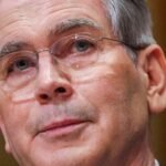 Bessent afirma que a ameaça de Trump de banir o TikTok assegurou o fechamento do acordo.