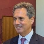 Chefe do Fed de St. Louis indica pouca margem para novas reduções nas taxas de juros dos EUA