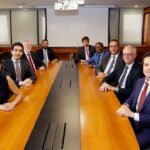 Copom mantém juros estáveis no curto prazo, descartando cortes, afirmam economistas