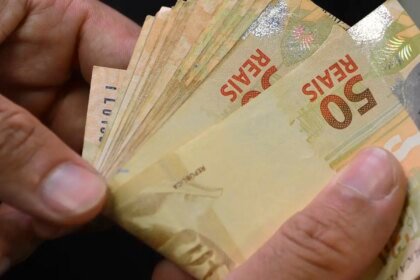 Copom mantém taxa de juros básica em 15% ao ano