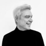 David Byrne: “Who is the Sky” estreia no Top 10 de quatro paradas de álbuns.