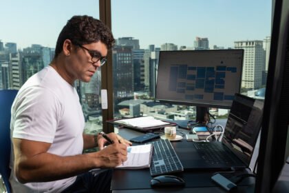 Depois de alcançar o primeiro bilhão, G4 planeja triplicar a receita até 2027 com IA e marketplace.