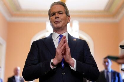 EUA negociam crédito de US$ 20 bilhões com a Argentina, diz Scott Bessent