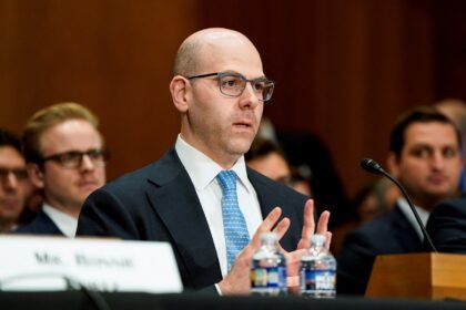 Economia dos EUA está frágil por medo “infundado” da inflação, afirma Miran