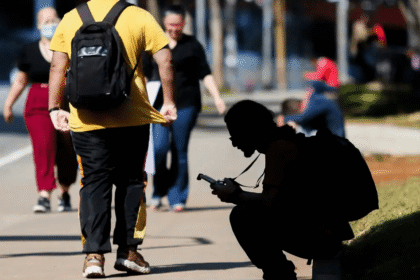 Economistas afirmam que rendimento real do trabalho suaviza desaceleração e enfrenta a inflação