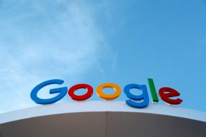 Google anuncia aporte de US$ 6,8 bilhões no Reino Unido para ampliar infraestrutura de inteligência artificial.