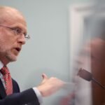 Governo dos EUA afirma que declarações de Kimmel sobre Kirk confundiram a audiência