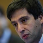 Guillen, do BC, diz que dados indicam moderação da atividade apesar de sinais contraditórios.