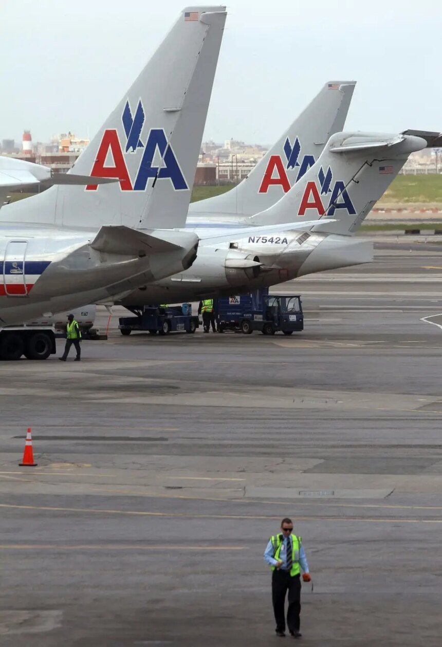 Homem é encontrado morto após viajar oculto em compartimento de avião
