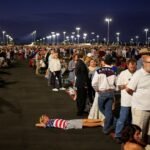 Indivíduo portando arma é detido em estádio antes do funeral de Charlie Kirk nos Estados Unidos.