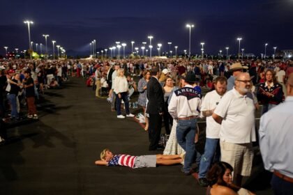 Indivíduo portando arma é detido em estádio antes do funeral de Charlie Kirk nos Estados Unidos.