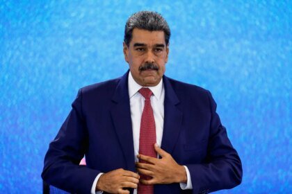 Maduro assina decreto de “comoção externa” para enfrentar possível incursão dos EUA