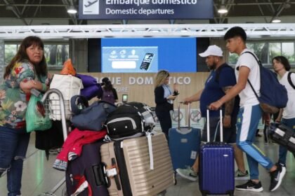 Ministro afirma que Galeão alcançará 30 milhões de passageiros em três anos