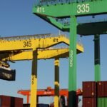 OCDE aumenta projeção de crescimento econômico mundial, mas destaca preocupação com tarifas dos EUA.