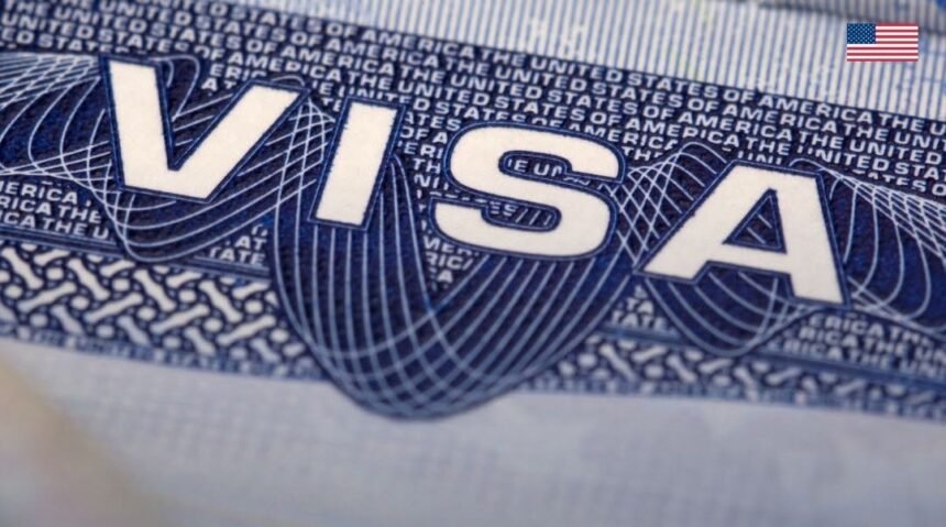 Profissionais médicos podem estar dispensados da taxa de US$ 100 mil para vistos H-1B, afirma a Casa Branca