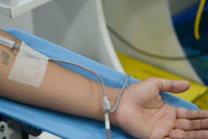 Sociedade de Reumatologia apoia aumento de centros de infusão no SUS