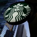 Starbucks encerrará operações em centenas de lojas e dispensará 900 trabalhadores nos EUA e Canadá