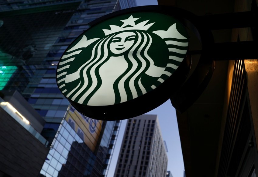 Starbucks encerrará operações em centenas de lojas e dispensará 900 trabalhadores nos EUA e Canadá