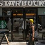 Starbucks investe na nostalgia para se tornar o ‘Central Perk’ de Friends e conquistar a Geração Z