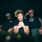 ‘Ensenada’ se torna a mais tocada nas rádios de airplay alternativo