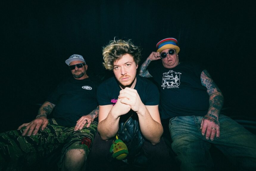 ‘Ensenada’ se torna a mais tocada nas rádios de airplay alternativo