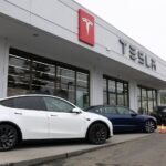 Tesla vai modificar o design das maçanetas dos carros após apuração sobre problema de segurança.