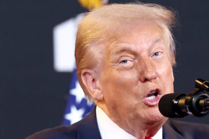 Trump solicita que companhias estrangeiras tragam talento humano para capacitar trabalhadores nos EUA.