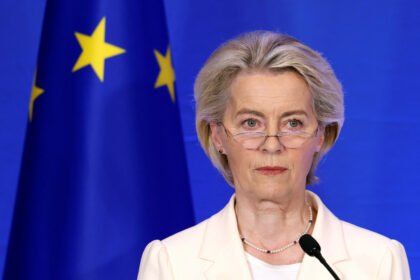 UE procura firmar acordos comerciais para diminuir dependência dos EUA, afirma von der Leyen