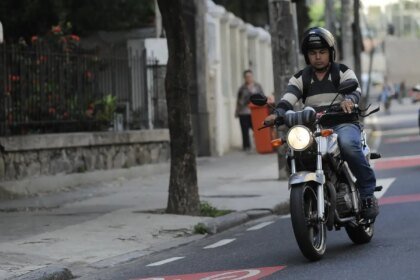 Um terço dos motociclistas vítimas de acidentes de trânsito sofre sequelas permanentes.
