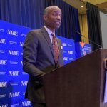 Vice-presidente do Fed alerta para fragilidade no mercado de trabalho e risco de estresse