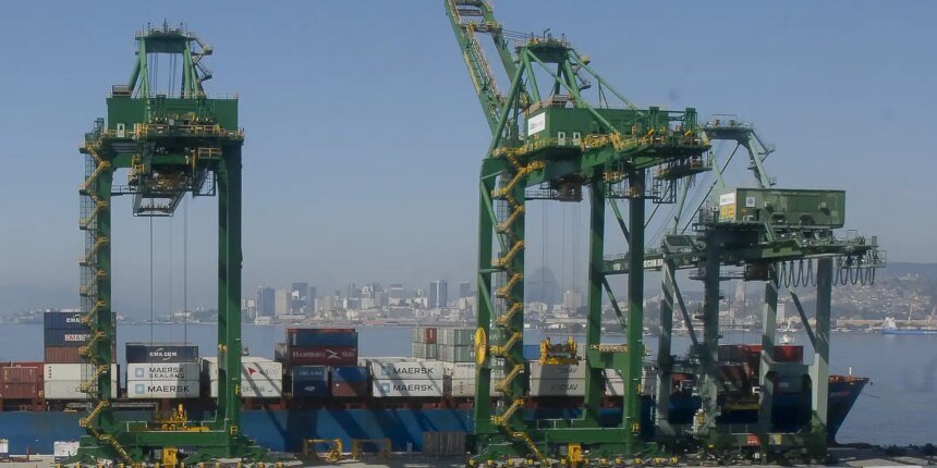 Tarifaço dos EUA: Um Mês de Crise, Reação e Defesa da Soberania