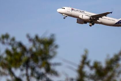 Latam Impulsiona Conectividade Regional com a Compra de 24 Jatos da Embraer