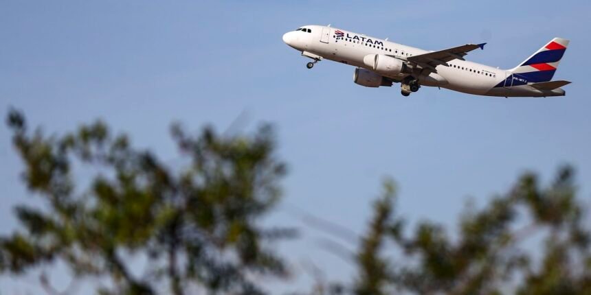 Latam Impulsiona Conectividade Regional com a Compra de 24 Jatos da Embraer