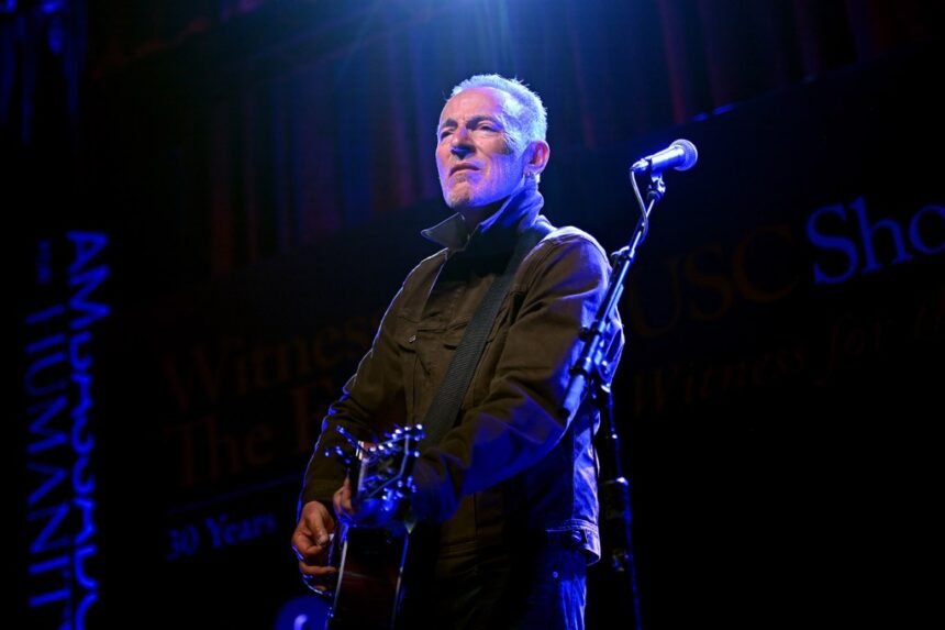 Bruce Springsteen justifica críticas contínuas a Donald Trump.