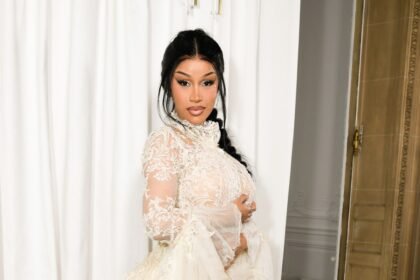 Cardi B reage a Young Thug e adia lançamento de novo álbum.