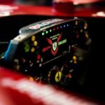 F1: Ferrari Presenteia Papa com Volante de Leclerc e Miniatura Exclusiva