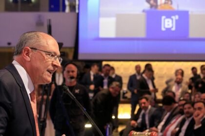 Alckmin Detona Anistia a Golpistas: “Golpismo de Marcha Ré”