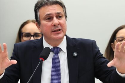 População Deve Pressionar Câmara Sobre PEC que Dificulta Investigação de Congressistas, Diz Ministro